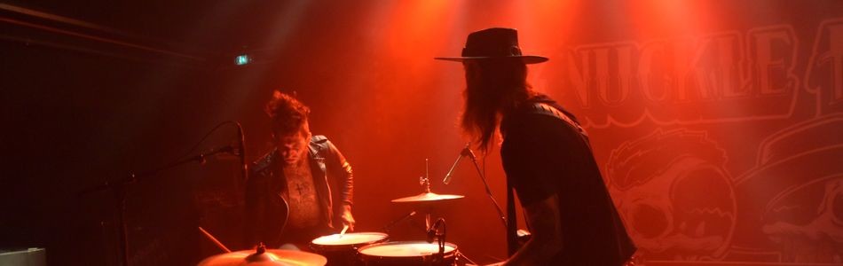Knuckle Head bannière (2019)